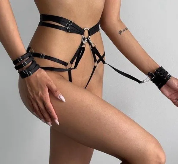 Arnes Walff con Esposas